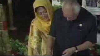 Download lagu Former Indonesian ruler Suharto dies - 27 Jan 08 mp3