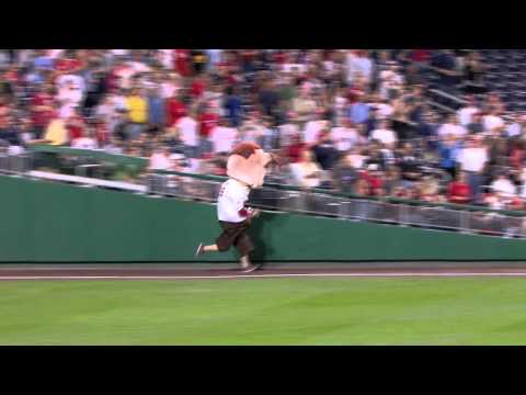 Presidents Race 9/28/2010: Wacky Wild Kool Aid Tackle!