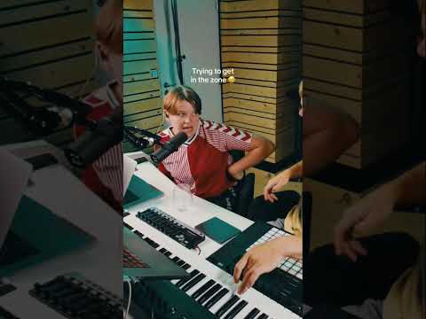 Wait… do you remember this from school? 👀 #electronicmusic #musicproduction #ohmyroya #producing