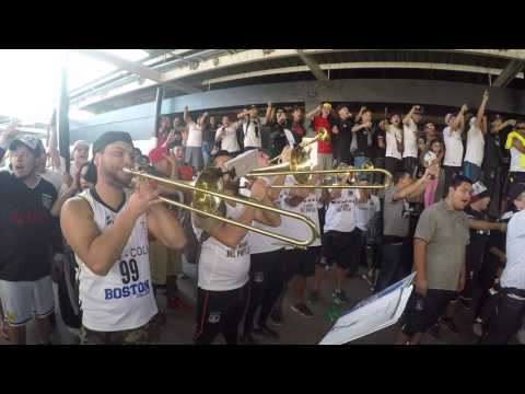 "Garra Blanca - Y dale alegría a mi corazón" Barra: Garra Blanca • Club: Colo-Colo