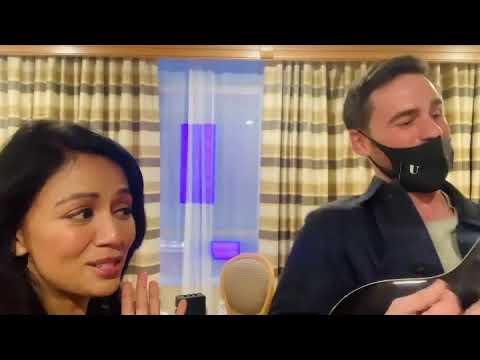 Colin O'Donoghue and Karen David singing at THEC4, Paris