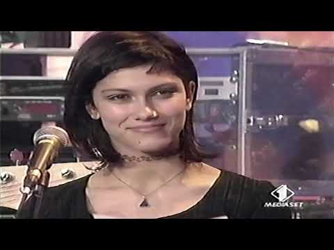 Elisa e Carmen Consoli @Comici - Mrs Robinson (1998)