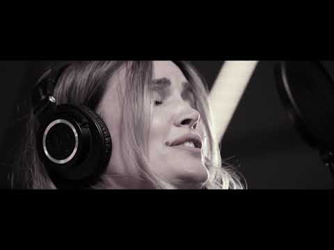 Ana Bebić  - Ti nemaš prava na mene / Piano live /SE