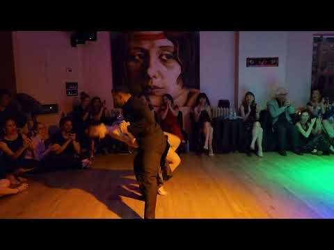 Argentine tango: Yesica Esquivel & Ariel Leguizamon - La Cumparsita