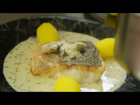 Filet de bar rôti, beurre blanc aux huitres et Champagne