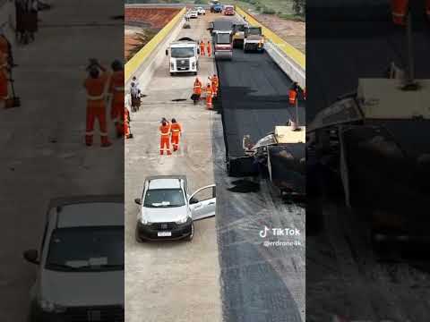 fazendo o asfalto sobre a ponte Xambioá Tocantins  /  São Geraldo do Araguaia Pará