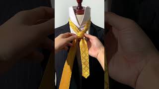 Download lagu How to tie a tie #fashion #menstie #tutorial mp3