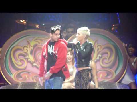 Pink - So What mit Carey Hart live in Hannover, 20.12.09 (HD Quality)