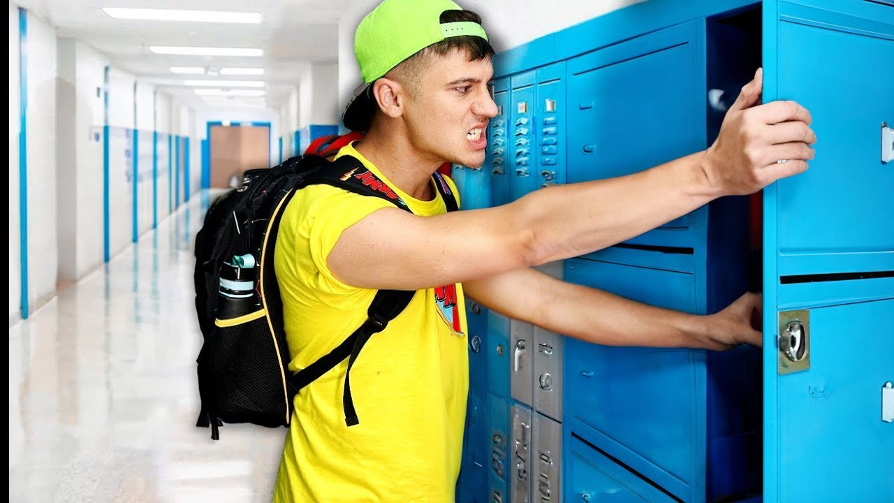 ΓΥΡΙΣΑΜΕ ΣΤΟ ΣΧΟΛΕΙΟ ΓΙΑ 1 ΜΕΡΑ!