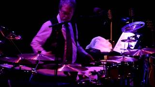 St James Infirmary (part 1 instru intro) - Hugh Laurie @ Trianon, Paris, France