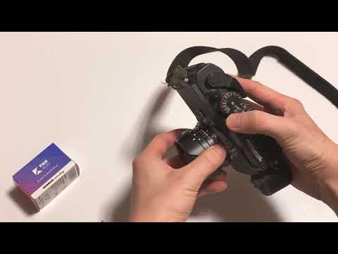 Voigtländer Bessa R2A film loading