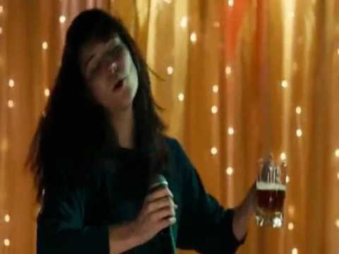 Smashed - funny scene Kate sing