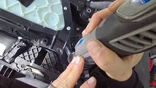 Replacing interior door handle on Benz C250