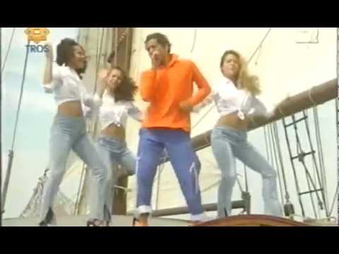 Jody Bernal - Un beso más