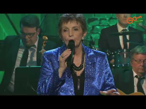 Margo sings Paint Me a Picture of Ireland