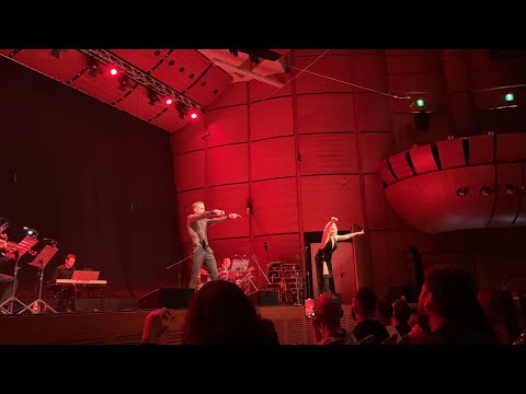Escort 25 (Live in Milan) - Immanuel Casto & Romina Falconi