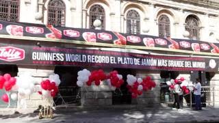 Tello bate el Record Guinness del Plato de Jamón