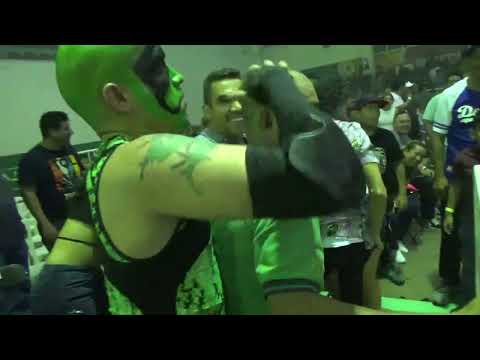 HIJO DEL VIKINGO Y MR. IGUANA VS LA PARKA NEGRA Y CARTA BRAVA JR