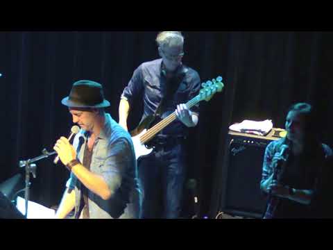 Mike Low I Can't Get No Sleep (Live at Parterre One Basel)