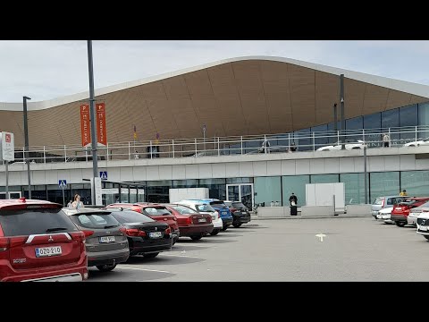 Kehä3 ja Helsinki-vantaan lentoaseman parkkitalo P3