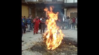 preview picture of video 'Sotoserrano XI  tradicional Matanza Típica Serrana'