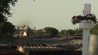 preview picture of video 'HIGH SPEED ACTION! Amtrak's Southwest Chief in Baring, MO - 6/9/10'
