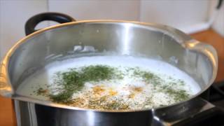 preview picture of video 'A Local Speciality: Eggs Cooked in Yogurt (Shmamit bel Laban)'