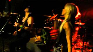 Kittie - Mouthful of Poison clip LIVE