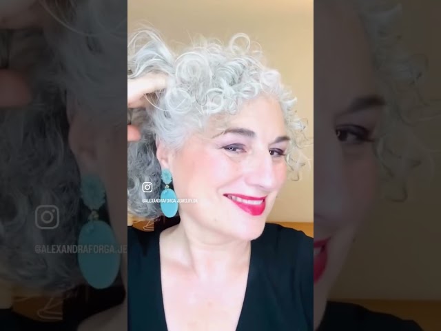 Vídeo relacionado con PHOGARY Pendientes de Resina Para Mujer - Set Divertido Kawaii Con Diseños de Pez Dorado, Botella de Agua, Seta Estética Para Niña y Adolescentes