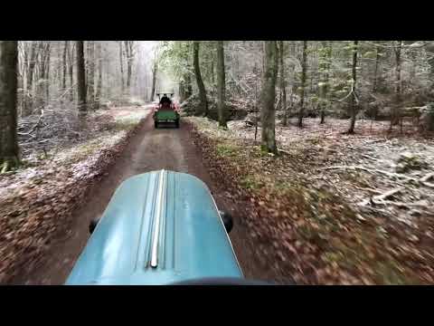 Hanomag Brillant 600 auf Fahrt durch den Wald