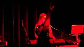 Ali Milner at Layback Lounge - Sittin on the Dock of the Bay