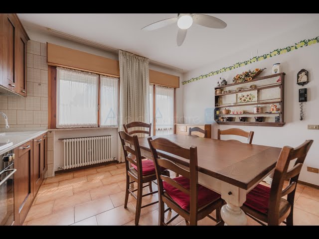 Zero Branco - Esclusiva porzione di testa in centro