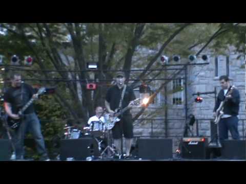 The Rudeness- Linoleum (NOFX Cover) Live At URI's Hempfest 2010