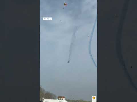 فيديو | تحطم طائرتين فرنسيتين للعرض الجوي أثناء التدريب