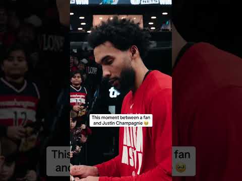Wait until the end to see the fan's reaction 🥹 #wholesome #nba #autograph #wizards #sports #shorts