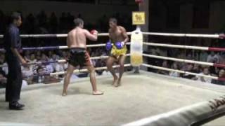 Download Lagu David (Tiger Muay Thai) wins on points at Patong Stadium Thumbnail