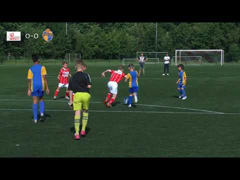 Blauw Geel JO11-3 voetbalt tegen WEC 26-5-2018