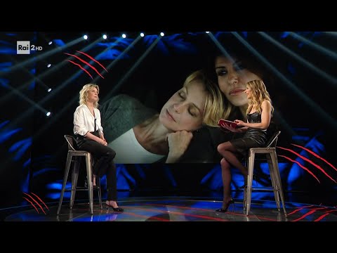 Margherita Buy il bacio saffico con Sabrina Ferilli - Belve 23/04/2024