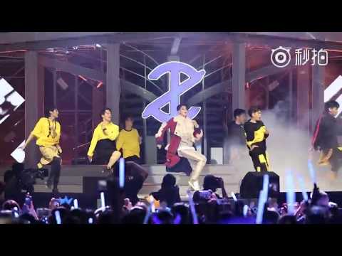 180430 ZTAO - Beggar Remix with his team at IS GOØD Tour 2018 in Shanghai
