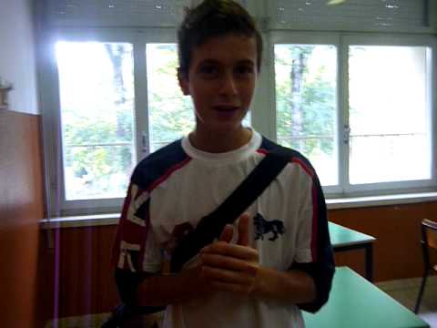 Samuele imita elia longametro,chiamato anke longo,un coglione di san martino