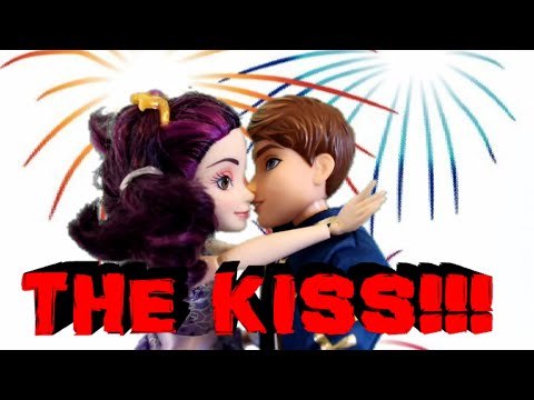 Disney DESCENDANTS New Year's First KISS REDO! Mal & Ben, Evie & Carlos, full movie doll parody
