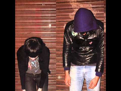 Crystal Castles - Knights (Audio)