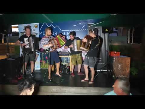 Die Schlawiner, Tomaž Boskin, Gašper Belaj, Avsenik - Polka naokrog, GH Mochoritsch © OlmHERZ