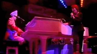 Elton John - Don&#39;t Go Breaking My Heart (Live at Hammersmith Odeon in 1982)