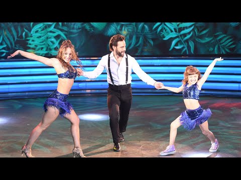 ¡IMPECABLES! Cachete Sierra abrió la Salsa de tres bailando junto a Fiorella Giménez y Kuky Jazz