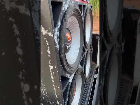 Acabo a água toma banho de leite  Mac 3l e mc yanks