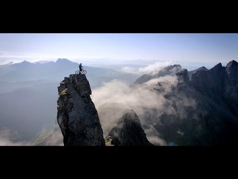 Un Hermoso Viaje En Bicicleta Por Las Montañas De Escocia