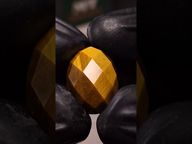 حجر عين النمر الطبيعي مفحوص و موثق بشهادة مختبر