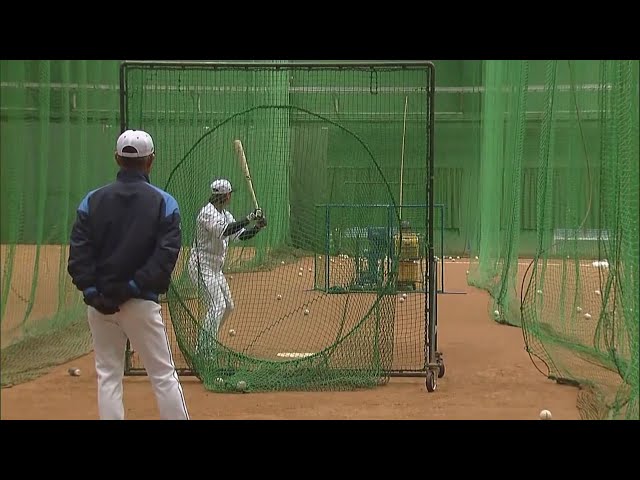 【ライオンズ春季キャンプ】細い竹に見事命中!! ライオンズ・金子がバッティングで魅せる!! 2020/2/7