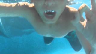 preview picture of video 'piscine avec Guillan & Emma'